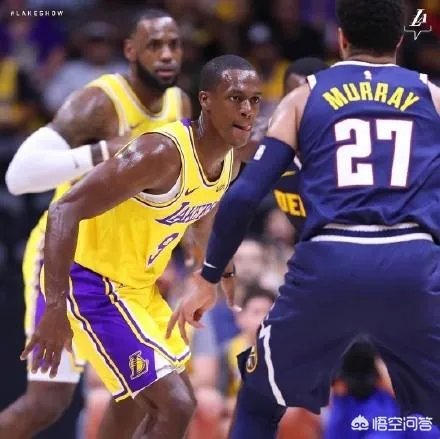 隆多加盟湖人首秀，与掘金季前赛首节比赛中隆指导召集詹姆斯等队友讲战术，你怎么看？