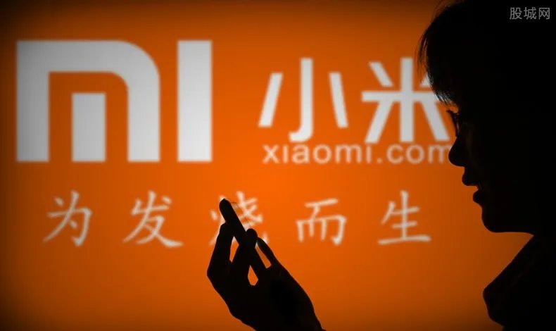 林斌晒高管合照 万磁王亮相但这位不见身影