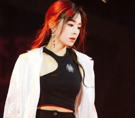 李现赵丽颖为张含韵打call是怎么回事 李现赵丽颖为张含韵打call是什么情况