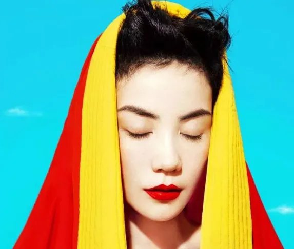 谢霆锋被爆求婚王菲4次被拒，刘嘉玲疑似透露他们真实关系，怎么回事呢？