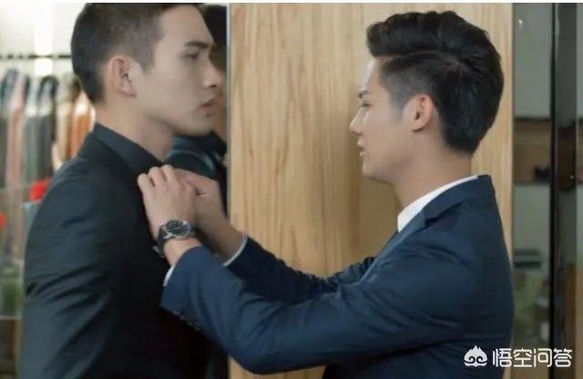 《微微一笑很倾城》里面美人师兄和KO是什么关系?