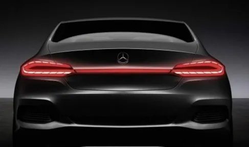 奔驰公司如何回应车主搞其奔驰车尾灯有苍蝇？