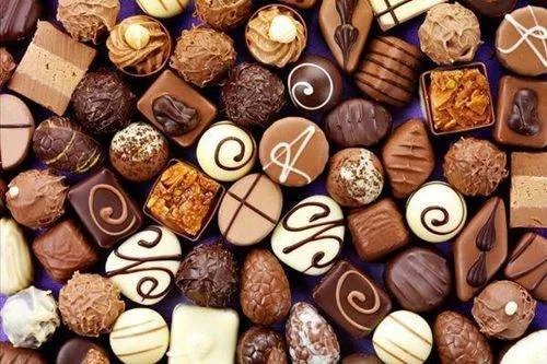 卡车起火烧毁1吨巧克力 所幸没有造成人员伤亡