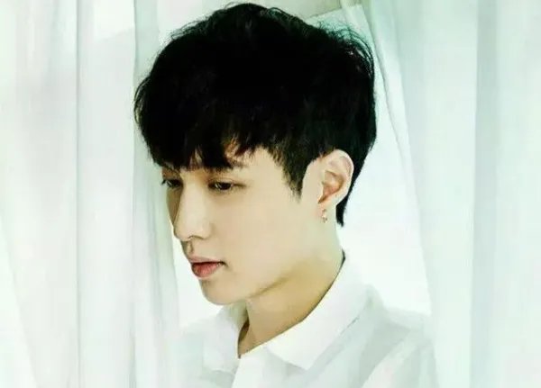 张艺兴微博为什么被举报？