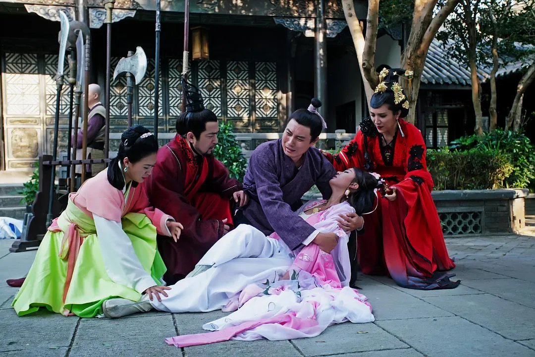 《时间浪人之爱你一大跳》讲了什么？