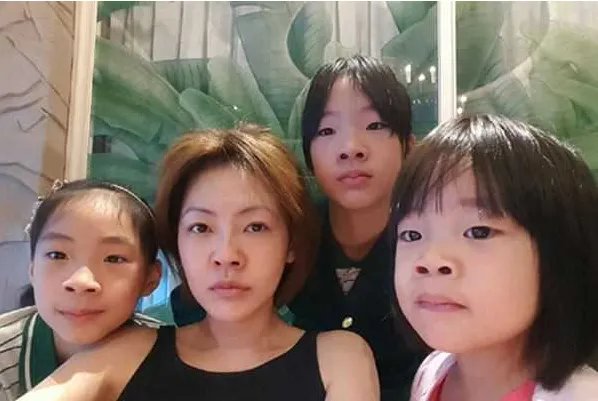 小S吐槽女儿微博，你和孩子之间有这样亲昵的关系吗？