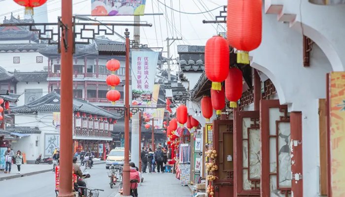 穿街过巷的意思 穿街过巷的意思是什么