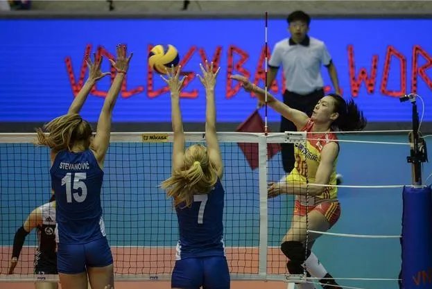 女排1-3塞尔维亚具体赛况怎么样？