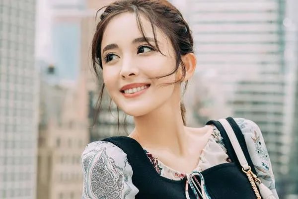 娜扎回怼粉丝后，其粉丝站哪一队？