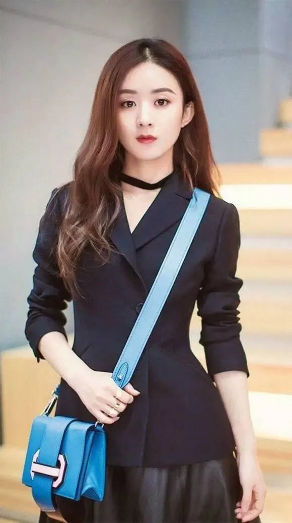 赵丽颖全年在拍戏问题你怎么看？