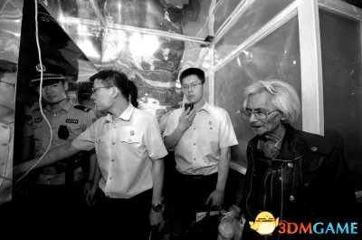 老人被儿子逐出家门3年未洗澡 有儿比没儿过得惨