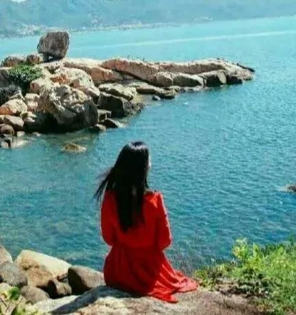 开学第一天就被大四学长表白,我该拒绝还是接受?