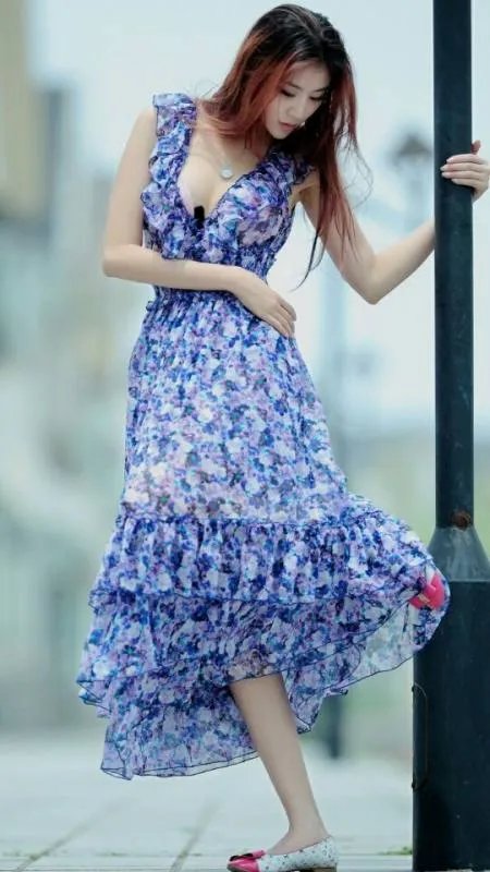 杏色底的小碎花衬衣适合皮肤偏黄的人穿吗