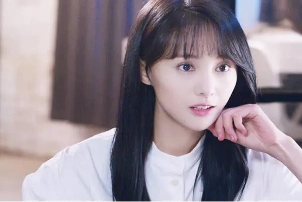 郑爽因在节目中cue金晨邓伦而被网友骂惨，直爽的性格给她带来哪些弊端？