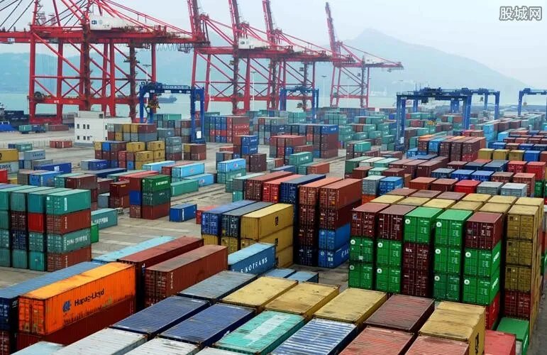 集装箱涨价近10倍 价格全部翻倍并创历史新高