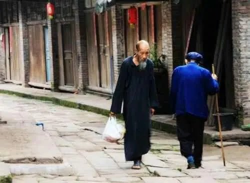 乐山有哪些本地人常去的休闲娱乐景点？