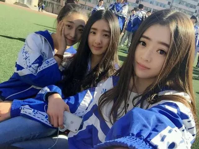 某班学生不及格，老师罚家长在微信群里发红包，你怎么看？