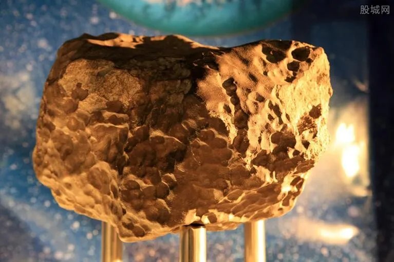 买陨石当六一礼物 5元一颗陨石一口气买下一百颗