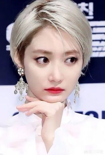 明星时尚短发造型魅力十足，哪一款是你最心动的？