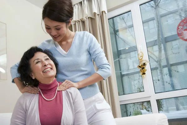 建议增加独生子女看护假，这是不是一种偏袒？