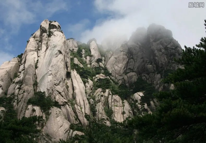 黄山景区回应游客扎堆 已经启动应急预案