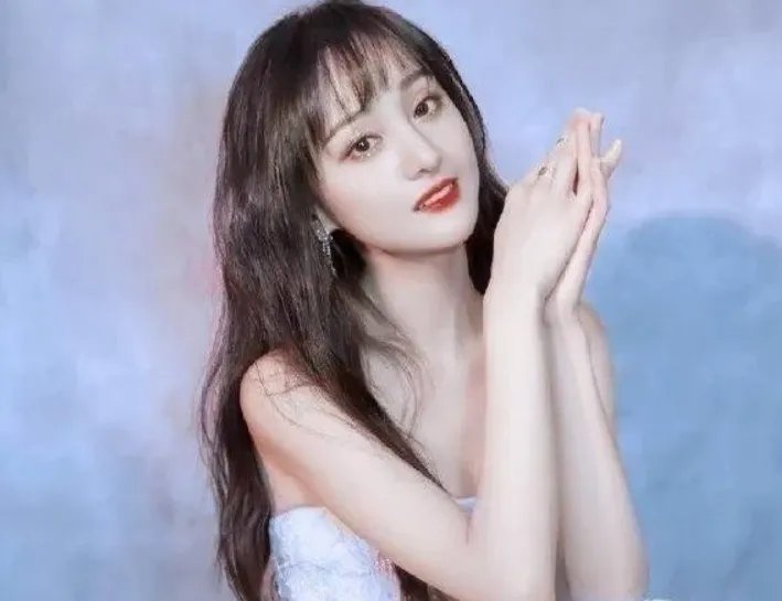 郑爽直播情绪失控，是否存在心理问题？