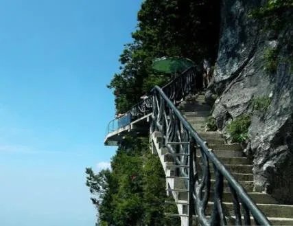 空中玻璃走廊：中国十大空中玻璃走廊景点图片及简介