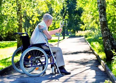 大学生发明老人起行无忧椅，他的专利申请成功了吗？