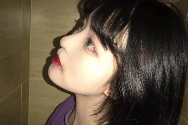 乔碧萝毫无底线的炒作被全网封杀，是否应该追查其幕后炒作团队？