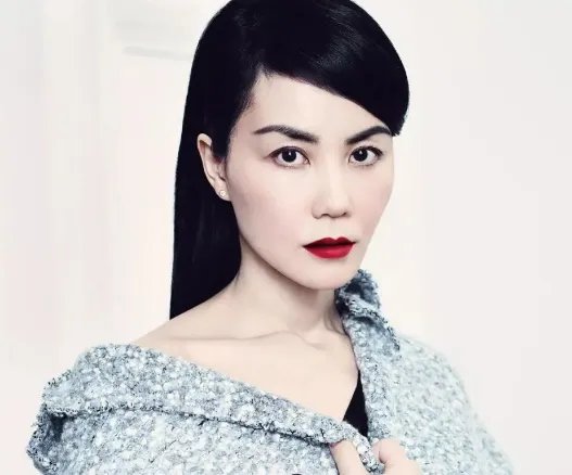 谢霆锋被爆求婚王菲4次被拒，刘嘉玲疑似透露他们真实关系，怎么回事呢？