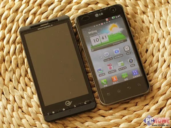 LG Optimus 2X评测 金属包框设计