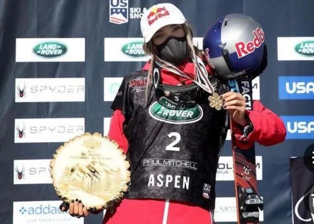 中国第一位世锦赛双冠王谷爱凌带伤仍夺2冠，实力有多强？