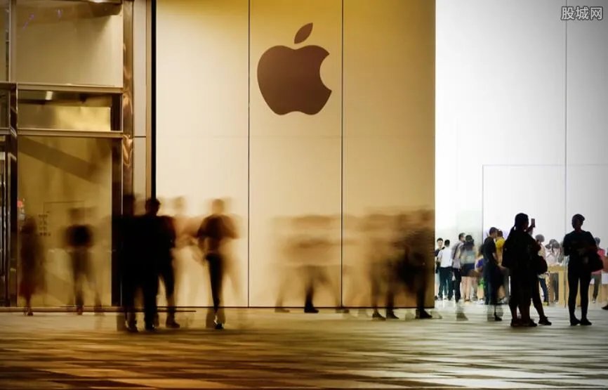 iPhone12或将在10月正式发布 价格更感人！