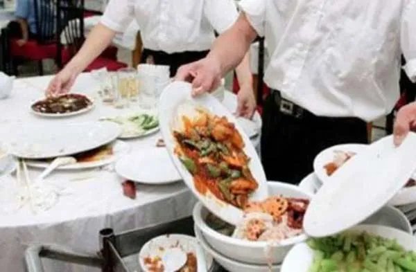 有些大胃王吃播存在浪费食物的行为应该被禁止吗?