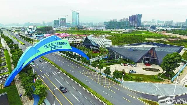 深圳的写字楼有过几个发展阶段？