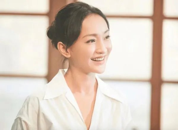 周迅男友卓越分享《云宫迅音》为其庆生，二人是怎么在一起的？