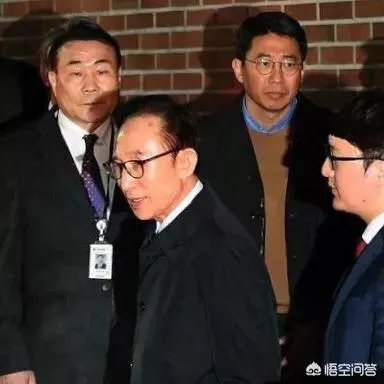 李明博获取保释了,朴槿惠是否有望?