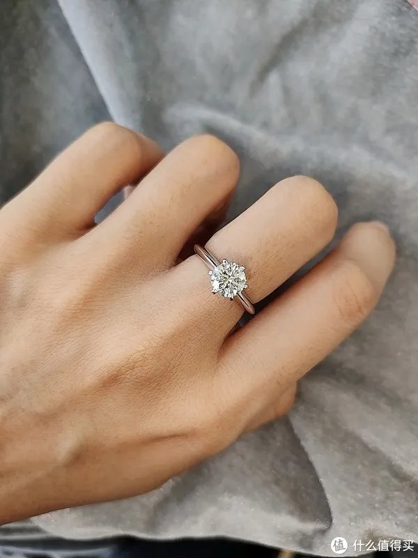 恒妮钻戒 | 好不容易买到能保值的钻戒品牌 1克拉钻戒购买经历