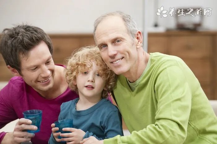 库里再次接受手术 史蒂芬库里已经第二次左手骨折修复手术