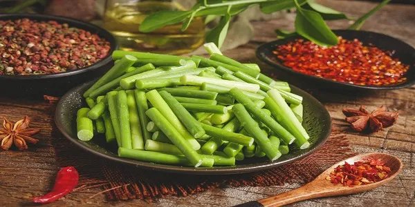 蒜苔怎么腌制才好吃 腌制蒜苔的方法