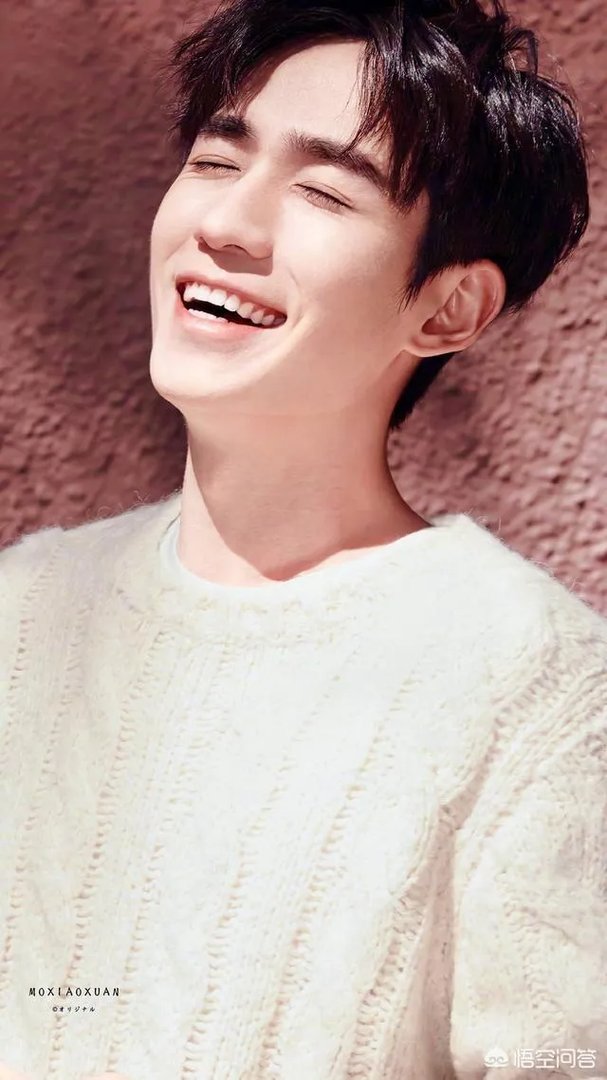 杂志封面是蔡徐坤，朱一龙粉丝怒烧杂志泄恨，真的有必要吗？