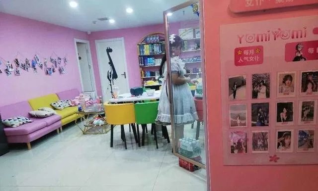 17岁男生暑假挥霍30万留学费 是否退钱引网友热议