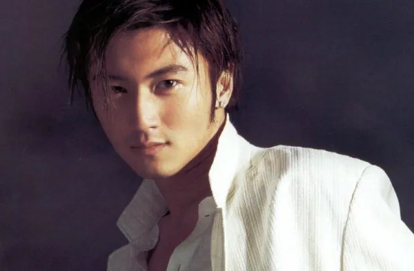 谢霆锋被爆求婚王菲4次被拒，刘嘉玲疑似透露他们真实关系，怎么回事呢？