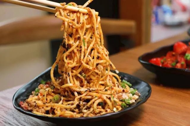 四川一高校成立宜宾燃面学院，有人去学习吗？