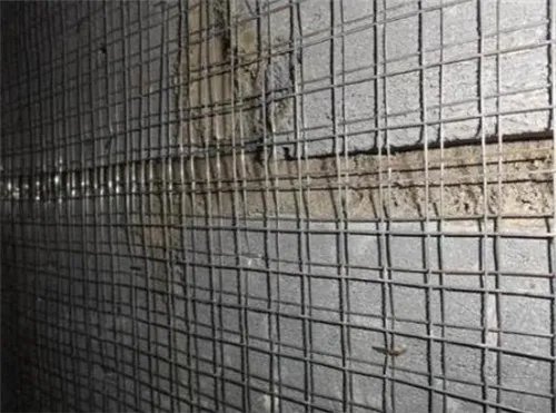 水泥墙怎么固定铁丝网