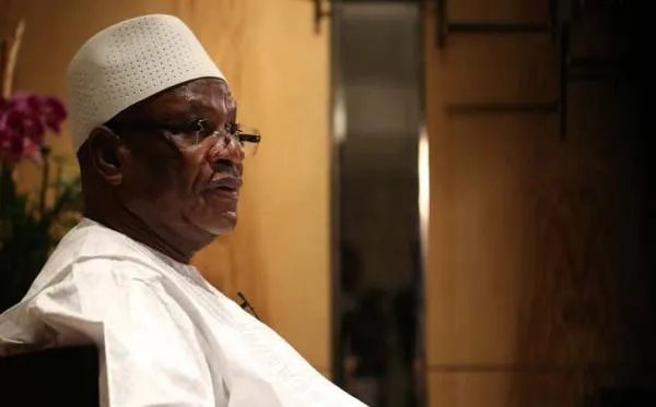 马里总统总理被军人扣留,为什么军营会发生哗变?