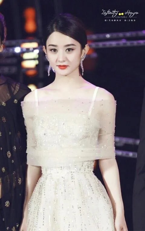 赵丽颖全年在拍戏问题你怎么看？