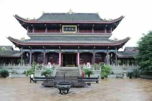 乐山有哪些本地人常去的休闲娱乐景点?