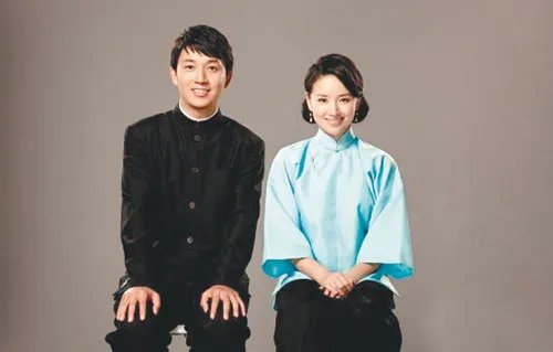 潘粤明董洁婚纱照曝光  两人甜蜜恋爱经历回顾