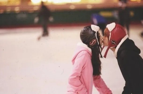 龙俊亨和具荷拉接吻深夜约会被拍  粉丝直呼太突然受不了